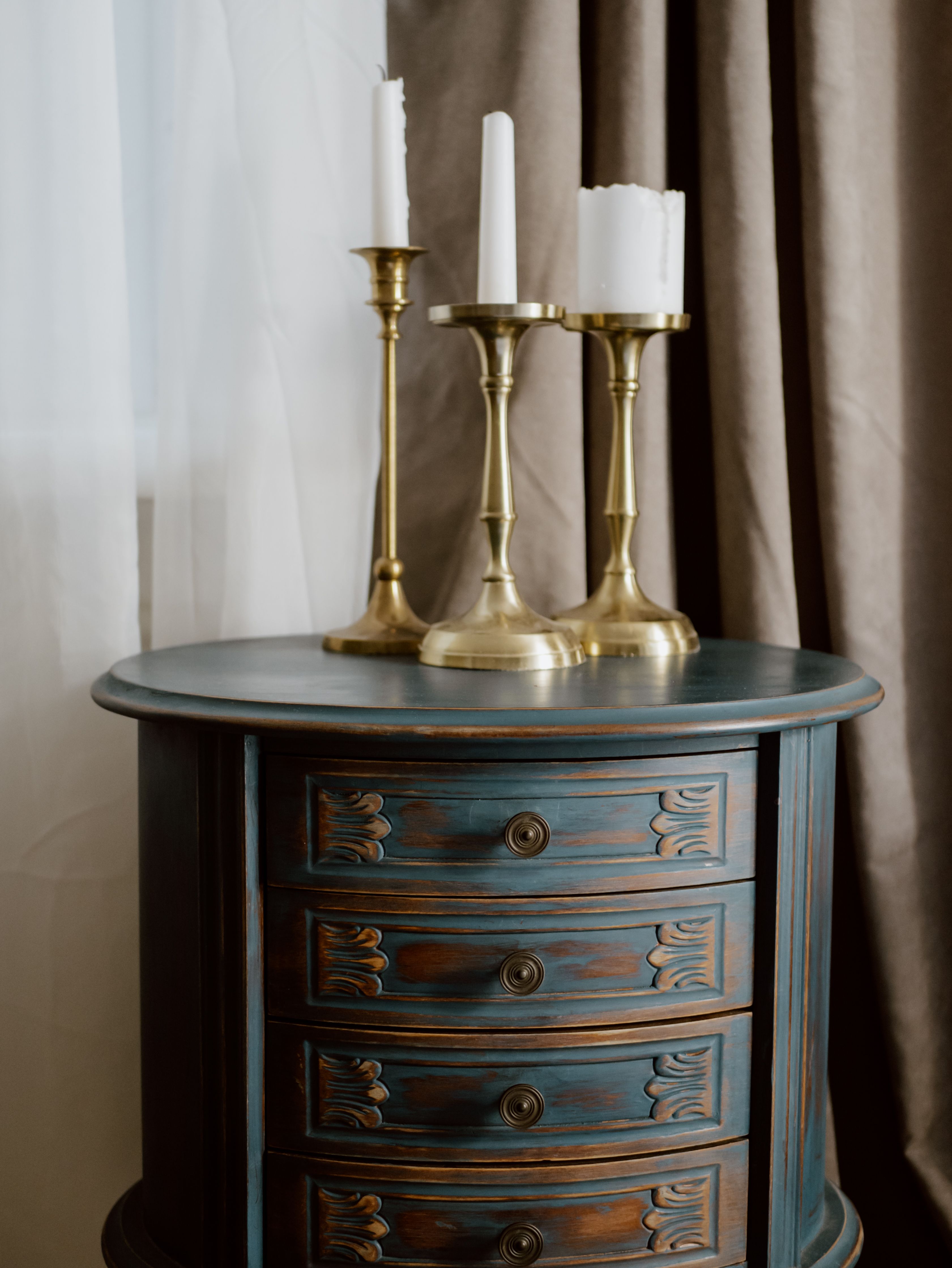 Mobilier ancien : cinq styles qui se vendent bien aujourd'hui